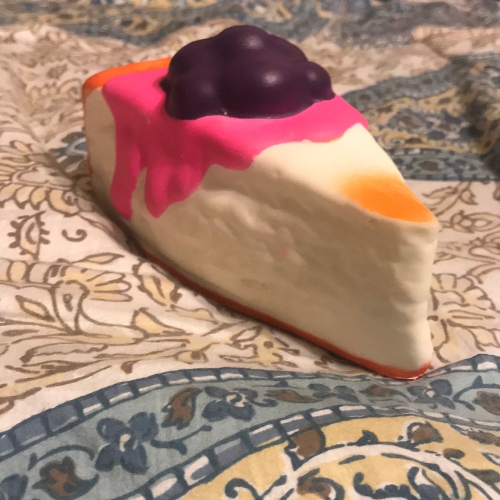 Soft n slo cake squishy